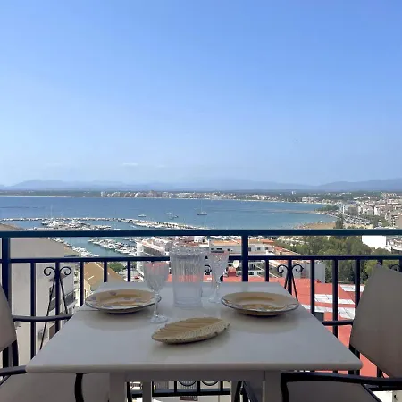 Apartment Marineu *